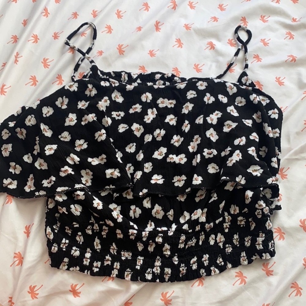 Cute flower crop top, flowy